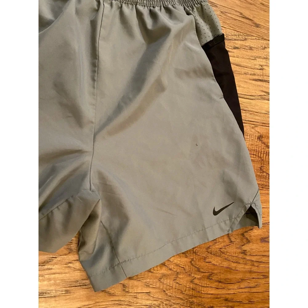 Nike Dri-FIT Kids XL Gray Black Athletic Running Shorts Side Pockets Mesh Trim